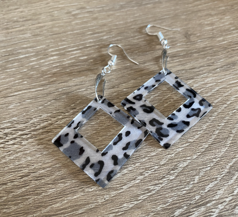 leopard-earrings